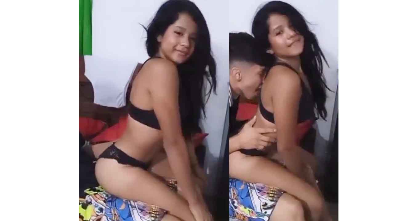 A Guatemalan whore takes advantage of her parents' absence to sneak her boyfriend into her room.